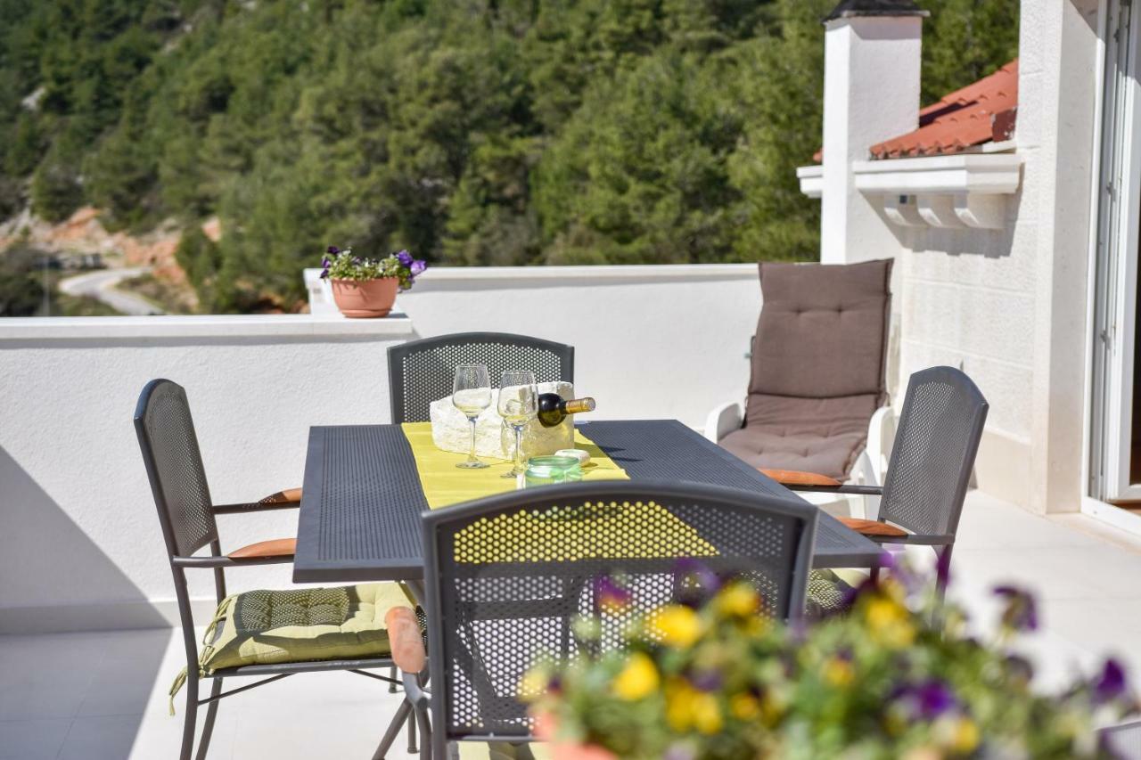 Villa Mar 1 - Luxury Apartments Pucisca Exterior photo